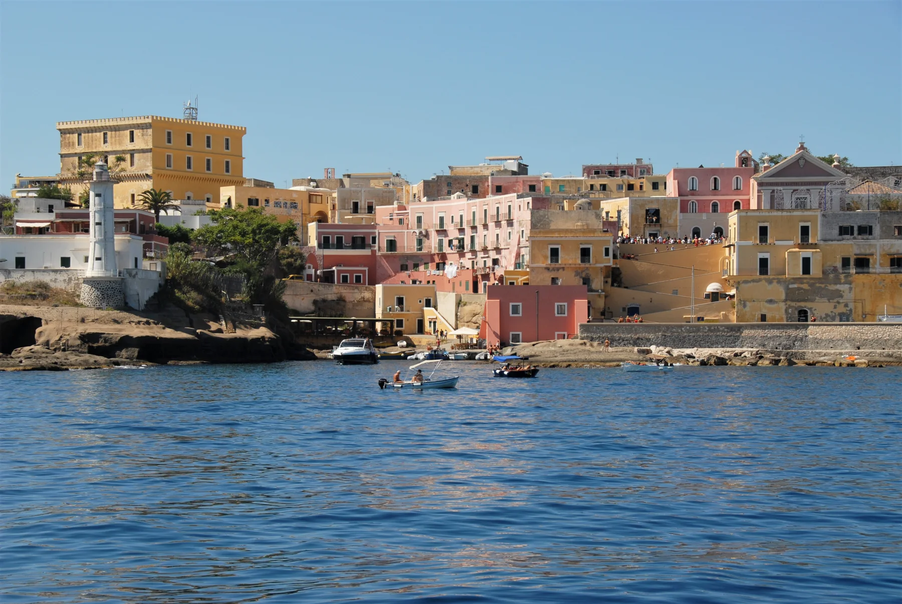 Dove dormire a Ventotene: centro, Cala Nave e alloggi