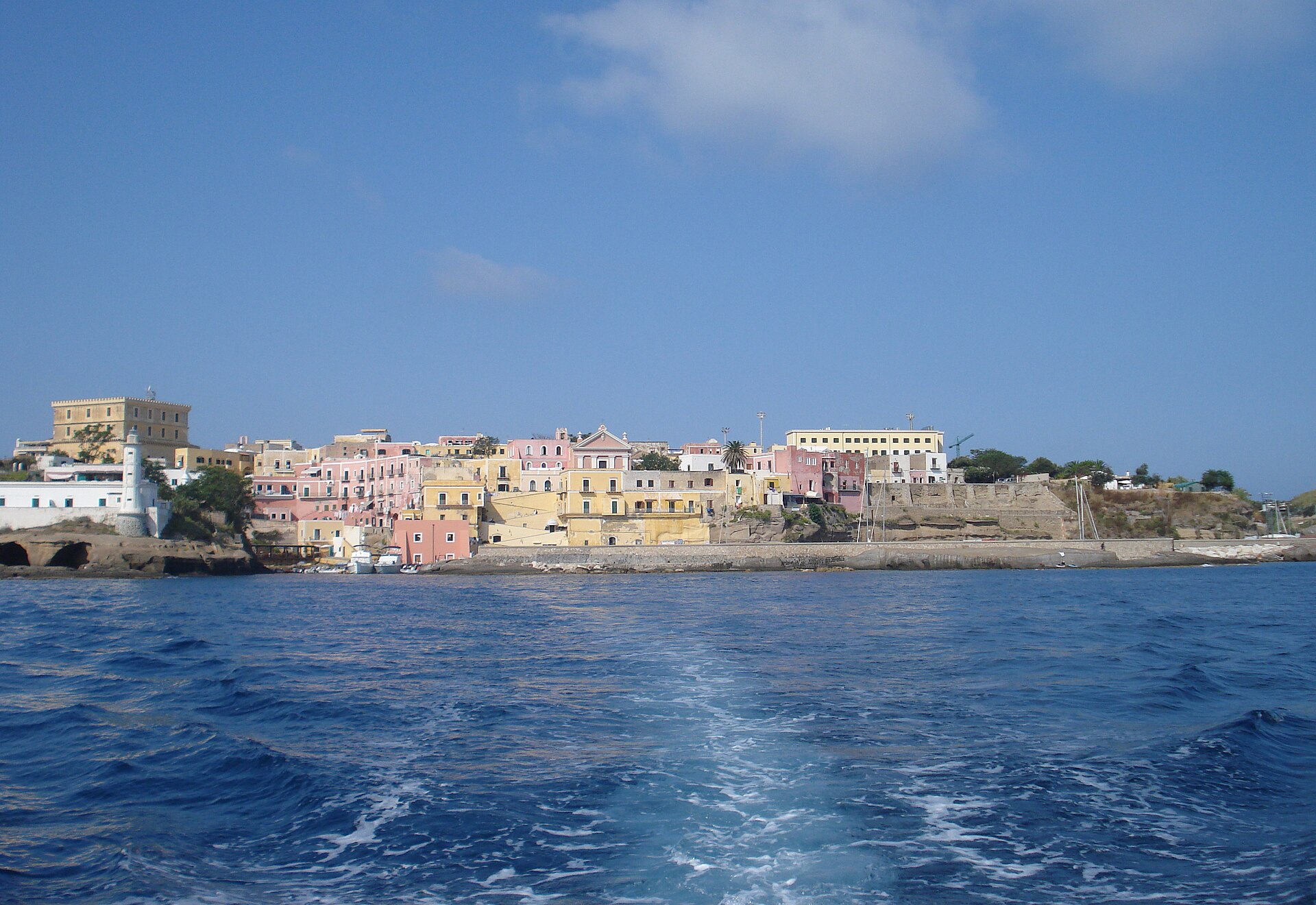 Ponte di Ognissanti 2026 a Ventotene: ristoranti, dove mangiare, eventi